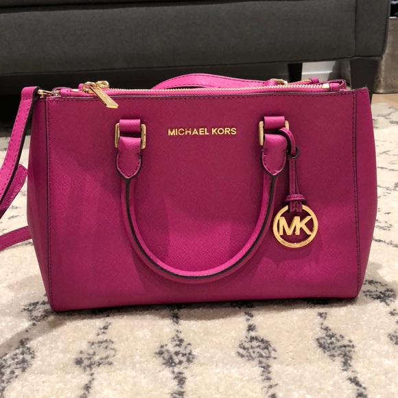 MICHAEL Michael Kors Handbags - Hot Pink Michael Kors crossbody purse